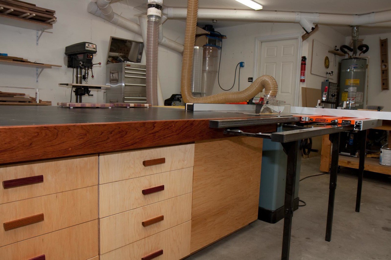 Matt's Integrated Outfeed Assembly Table - The Wood Whisperer